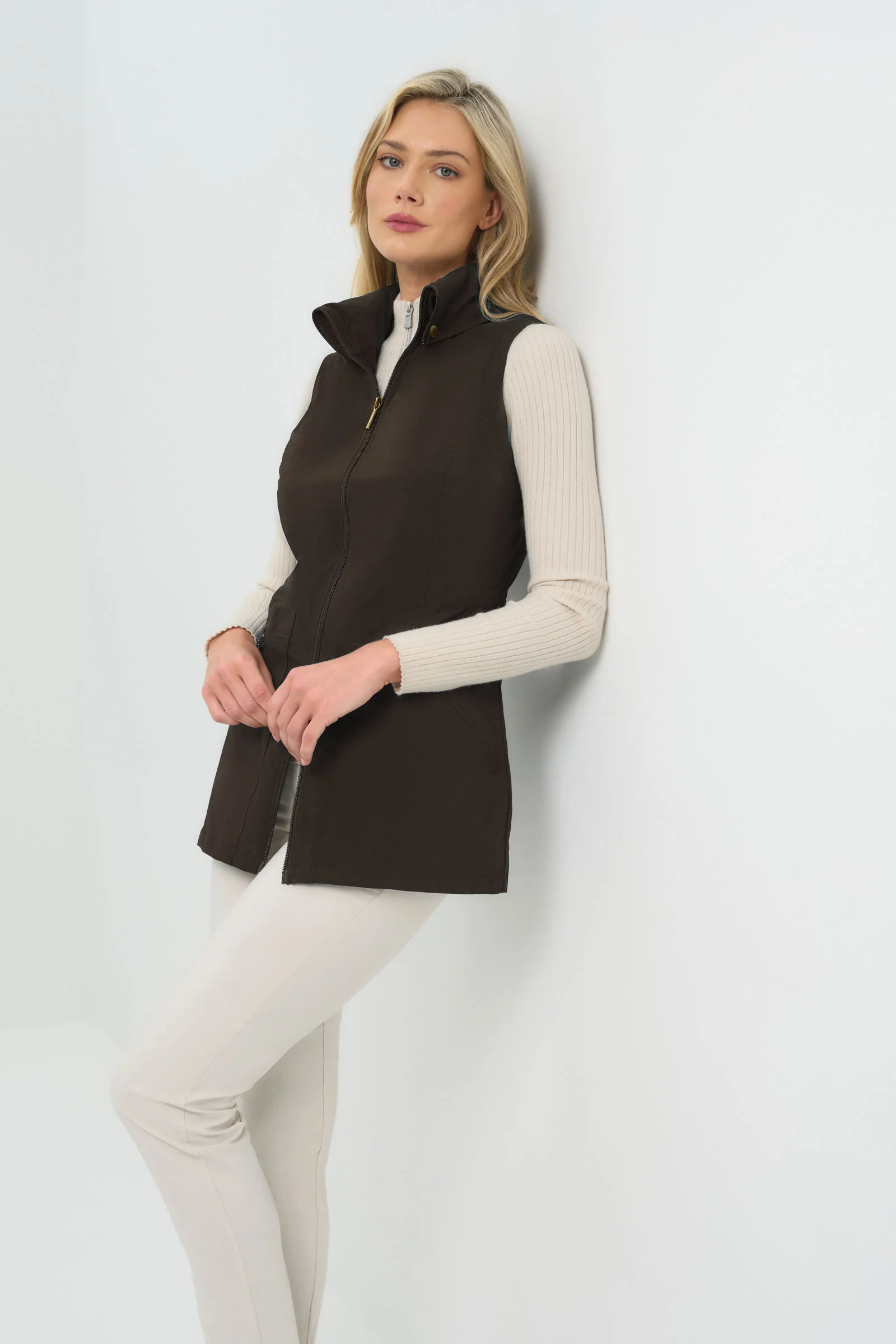 Delaney Travel Vest - Image 23